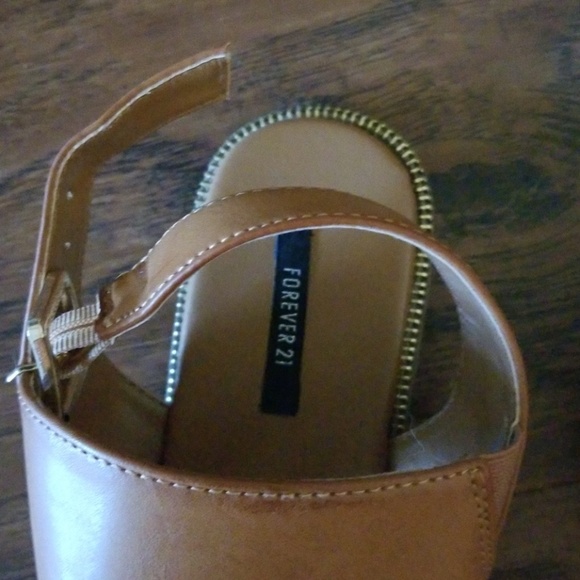 Sandals - Picture 2 of 3